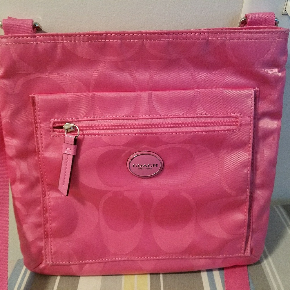 SOLD 💗Coach  Beautiful Spring / Summer  Crossbody